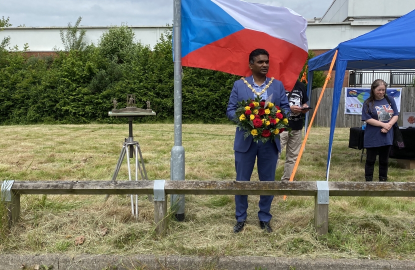 Lord Mayor with Czech flag and commemorative wreath